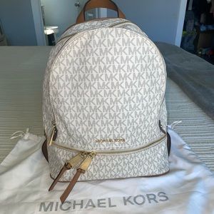 Michael kors white/cream Rhed Medium Logo Backpack